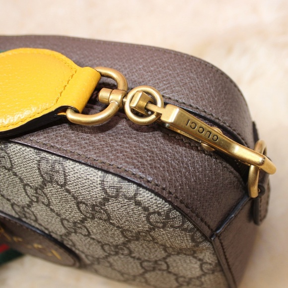 Gucci Neo Vintage GG Supreme Messenger Bag - Picture 4 of 8